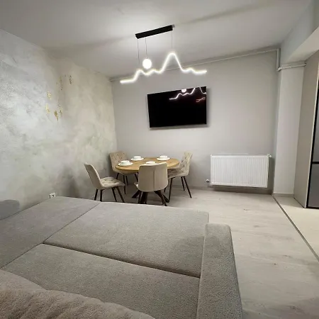 3 Modern Apartment *