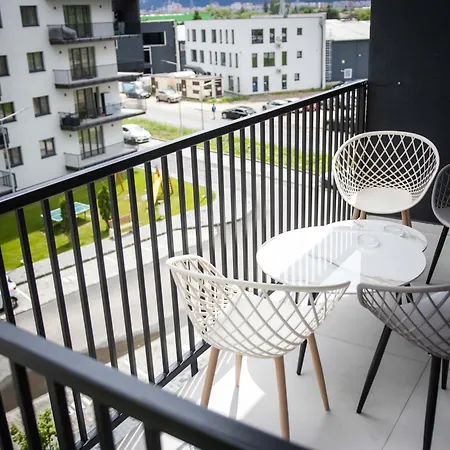 3 Modern * Брашов